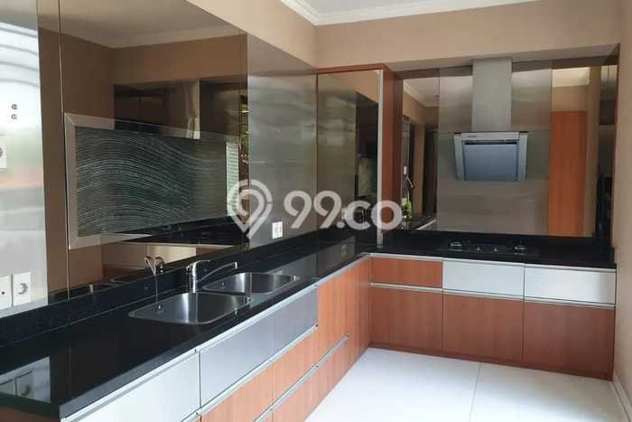 Rumah Elit LB 626m2 Siap Pakai Desain Elegan di Graha, Surabaya Rumah Elit LB 626m2 Siap Pakai Desain Elegan di Graha, Surabaya