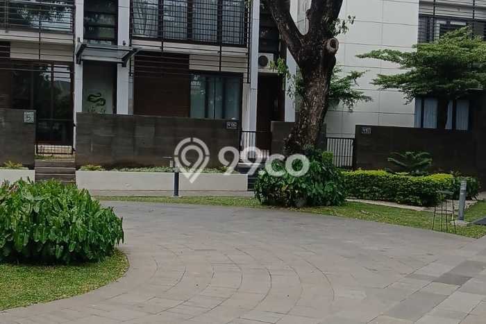 Rumah Elit LB 626m2 Siap Pakai Desain Elegan di Graha, Surabaya Rumah Elit LB 626m2 Siap Pakai Desain Elegan di Graha, Surabaya