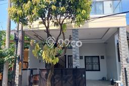 For Sale Rumah 6 Kamar Lokasi Ideal Bagus dan Strategis di Serpong For Sale Rumah 6 Kamar Lokasi Ideal Bagus dan Strategis di Serpong