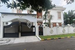 Siap Huni Rumah Mewah 7 Kamar di Serpong Dekat ke Mana Pun Siap Huni Rumah Mewah 7 Kamar di Serpong Dekat ke Mana Pun