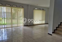 Properti Nyaman 4 KT Luas Tanah 360m² di Kota Baru Parahyangan, Bandung Properti Nyaman 4 KT Luas Tanah 360m² di Kota Baru Parahyangan, Bandung