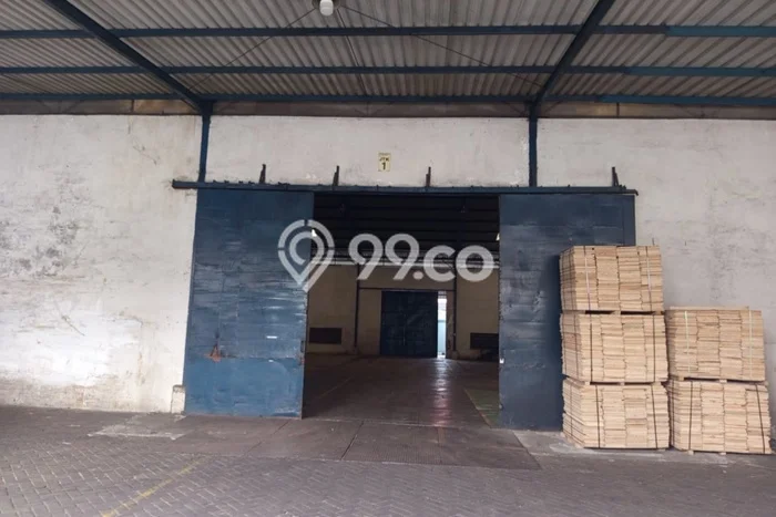 LOKASI PREMIUM! Gudang Kawasan , Luas 3500m2m², Jalan Utama LOKASI PREMIUM! Gudang Kawasan , Luas 3500m2m², Jalan Utama