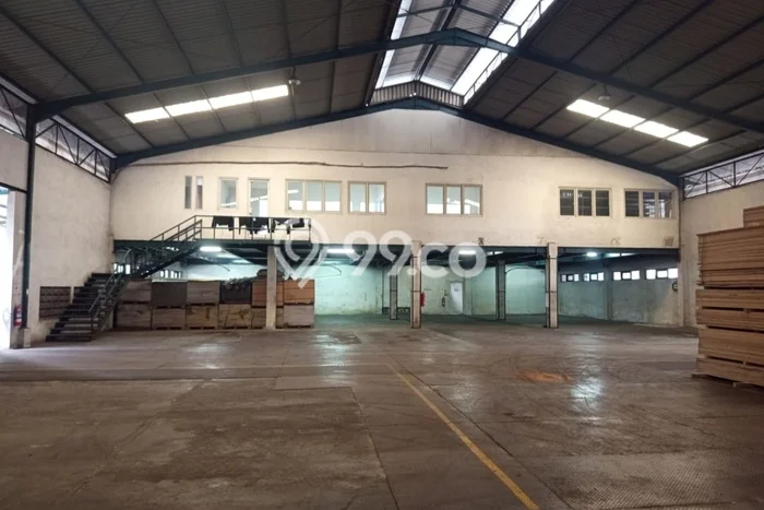 LOKASI PREMIUM! Gudang Kawasan , Luas 3500m2m², Jalan Utama LOKASI PREMIUM! Gudang Kawasan , Luas 3500m2m², Jalan Utama
