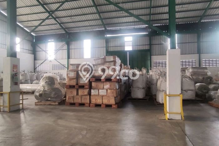 Gudang Disewa di Tangerang dengan LB 2370m2 Area Komersial Ramai Gudang Disewa di Tangerang dengan LB 2370m2 Area Komersial Ramai