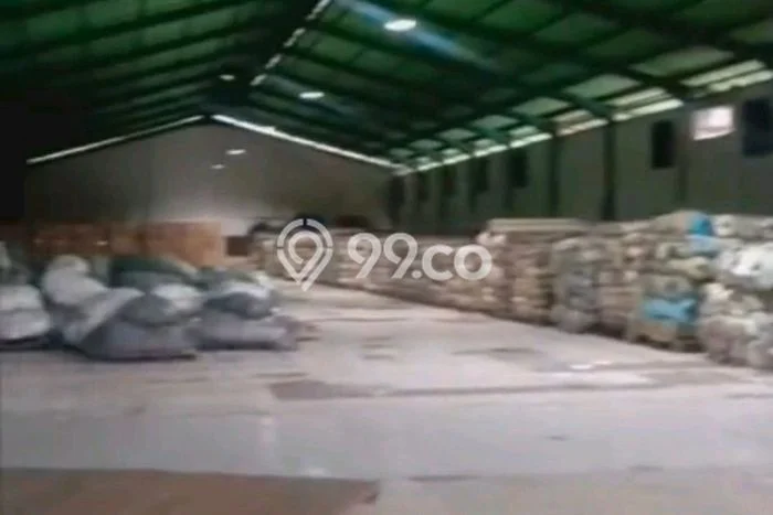Unit Gudang Paling Strategis di Jati Uwung Tangerang dengan LB 2500m2 Unit Gudang Paling Strategis di Jati Uwung Tangerang dengan LB 2500m2