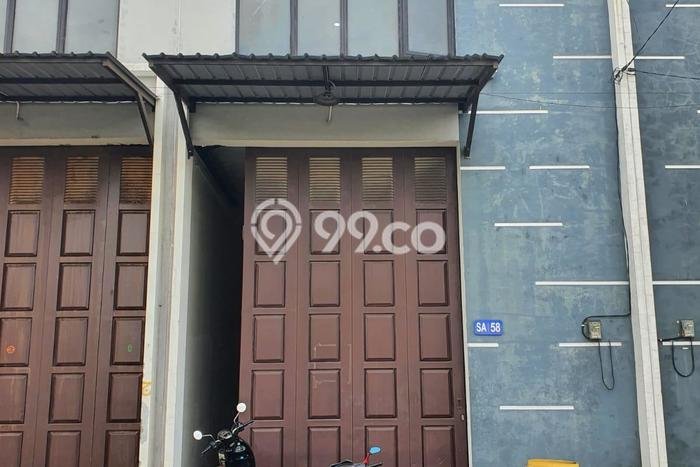 Gudang Kawasan Komersial di Cerme, Luas 180m2m², Mainroad Gudang Kawasan Komersial di Cerme, Luas 180m2m², Mainroad