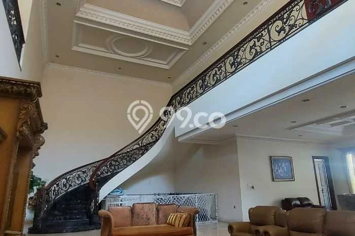 NEW LISTING! Rumah Strategis area Mulyorejo, Luas 900m2m² Bangunan 942m2m² NEW LISTING! Rumah Strategis area Mulyorejo, Luas 900m2m² Bangunan 942m2m²