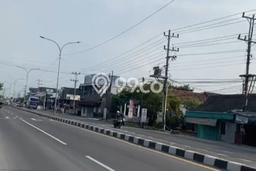 Kavling Tanah Dijual di Banjarsari, Surakarta, Luas 1851m2 Area Strategis Kavling Tanah Dijual di Banjarsari, Surakarta, Luas 1851m2 Area Strategis