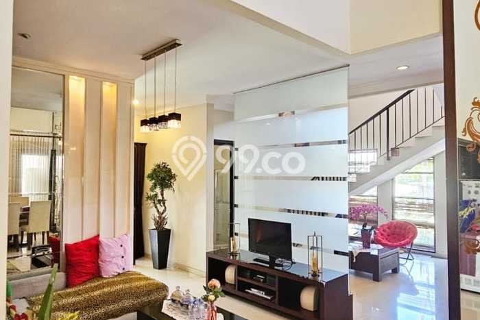 Rumah Asri 4 KT di Gayungan, Surabaya - LT 281m2m² Rumah Asri 4 KT di Gayungan, Surabaya - LT 281m2m²
