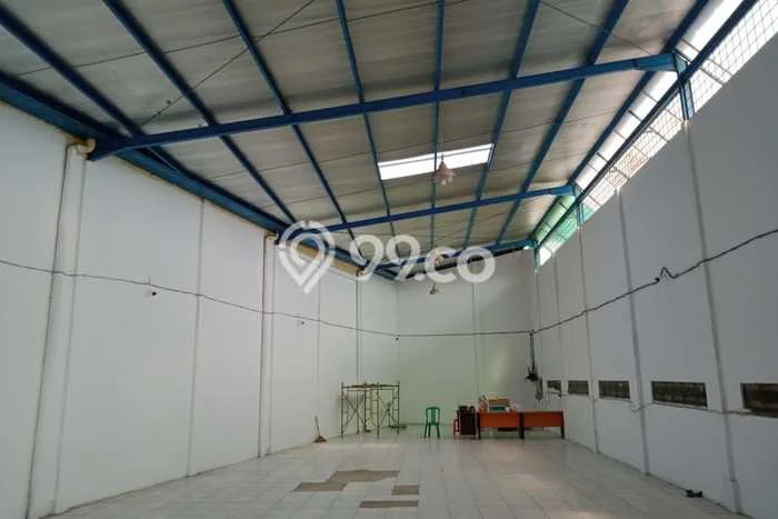 Gudang Disewa di Bandung dengan LB 300m2 Area Komersial Ramai Gudang Disewa di Bandung dengan LB 300m2 Area Komersial Ramai