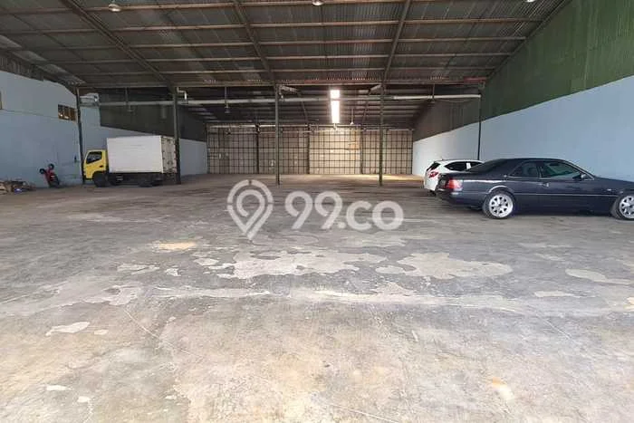 Unit Gudang Tersedia di Sudirman Spesifikasi LB 1100m2 Unit Gudang Tersedia di Sudirman Spesifikasi LB 1100m2