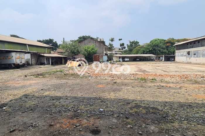 Gudang di Sudirman, Luas 2000m², Jalan Utama, Siap Operasional Gudang di Sudirman, Luas 2000m², Jalan Utama, Siap Operasional