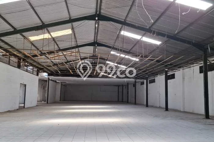 Unit Gudang Disewakan di Moch Toha di Area Ramai & Strategis Unit Gudang Disewakan di Moch Toha di Area Ramai & Strategis
