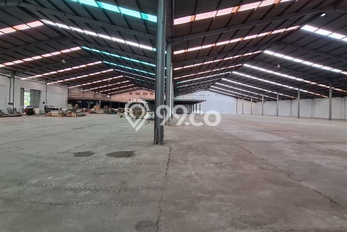 Gudang untuk Disewa di Pusat Bandung Luas Bangunan 3250m2 Gudang untuk Disewa di Pusat Bandung Luas Bangunan 3250m2