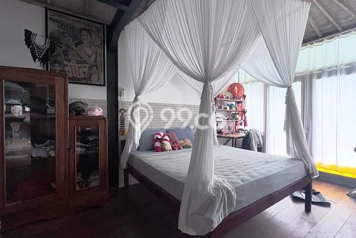 Disewakan! Rumah 3 Kamar Tidur &
3 Kamar Mandi di Legian, Badung Disewakan! Rumah 3 Kamar Tidur &
3 Kamar Mandi di Legian, Badung