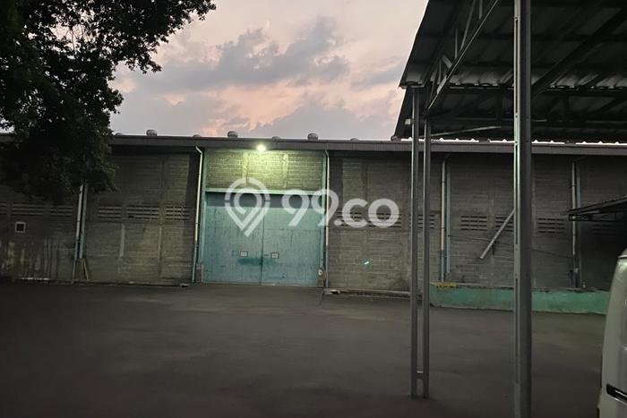 Unit Gudang Dijual di Bekasi LT 3084m2 & LB 1100m2 Unit Gudang Dijual di Bekasi LT 3084m2 & LB 1100m2