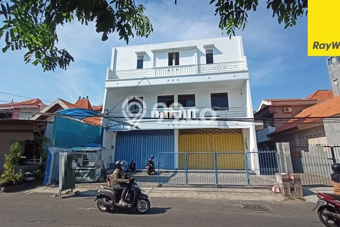 Disewakan Ruko di Kawasan Ramai Ketintang Luas 150m2 Disewakan Ruko di Kawasan Ramai Ketintang Luas 150m2