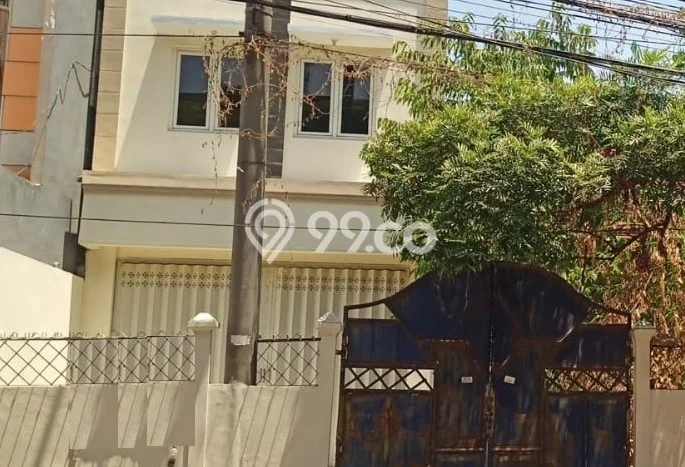 Disewakan Ruko di Kawasan Ramai Ketintang Luas 90m2 Disewakan Ruko di Kawasan Ramai Ketintang Luas 90m2