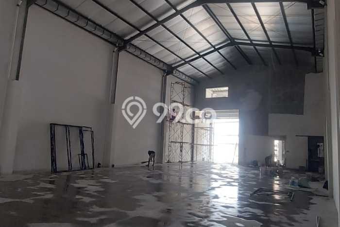 KAWASAN PREMIUM! Gudang di Benda, Luas 162m², Akses Utama KAWASAN PREMIUM! Gudang di Benda, Luas 162m², Akses Utama