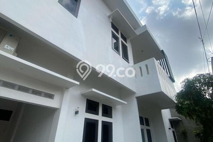 Ready to Use! Premium House LT 162m2 Desain Elegan di Mekarsari Ready to Use! Premium House LT 162m2 Desain Elegan di Mekarsari