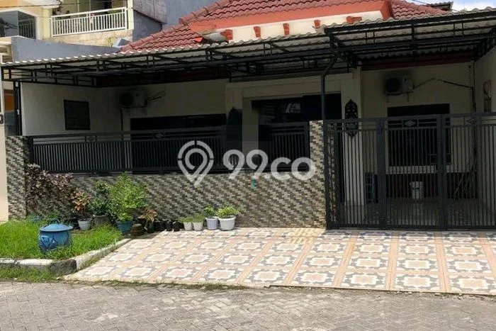 Dijual Rumah 5 Kamar Lokasi Strategis Nyaman dan Strategis di Waru Dijual Rumah 5 Kamar Lokasi Strategis Nyaman dan Strategis di Waru
