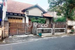 Dijual Rumah 4 Kamar Lokasi Strategis Bagus dan Strategis di Laweyan Dijual Rumah 4 Kamar Lokasi Strategis Bagus dan Strategis di Laweyan