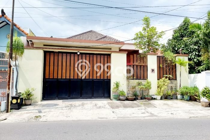 For Sale Rumah Elit Exclusive di Banjarsari, Surakarta For Sale Rumah Elit Exclusive di Banjarsari, Surakarta