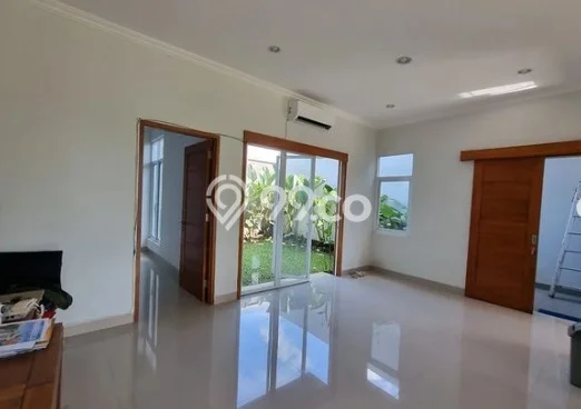 LISTING BARU! Rumah Premium area Colomadu, LT 161m² Bangunan 133m² LISTING BARU! Rumah Premium area Colomadu, LT 161m² Bangunan 133m²