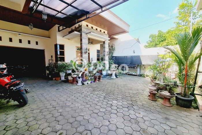 For Sale Rumah Elit Exclusive di Banjarsari, Surakarta For Sale Rumah Elit Exclusive di Banjarsari, Surakarta