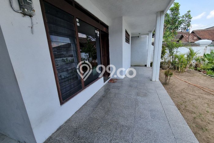 Rumah 10 KT 4 KM Luas Tanah 400m², Luas Bangunan 300m² di Colomadu, Karanganyar Rumah 10 KT 4 KM Luas Tanah 400m², Luas Bangunan 300m² di Colomadu, Karanganyar