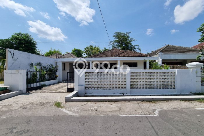 Rumah 10 KT 4 KM Luas Tanah 400m², Luas Bangunan 300m² di Colomadu, Karanganyar Rumah 10 KT 4 KM Luas Tanah 400m², Luas Bangunan 300m² di Colomadu, Karanganyar
