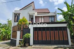 Rumah Mewah 3 Kamar Tidur Dekat Pusat Kota di Banjarsari, Surakarta Rumah Mewah 3 Kamar Tidur Dekat Pusat Kota di Banjarsari, Surakarta