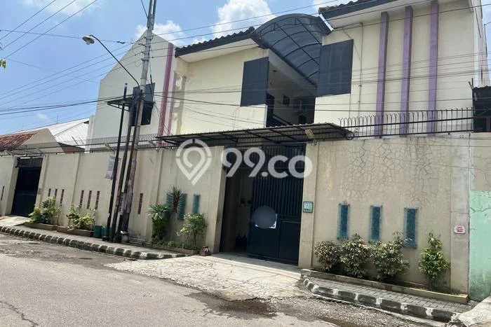 Unit Kost Dijual di Banjarsari dengan 31 Kamar Tidur & Luas Bangunan 400m2 Unit Kost Dijual di Banjarsari dengan 31 Kamar Tidur & Luas Bangunan 400m2