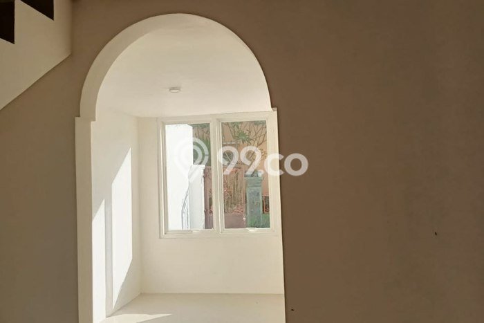 Rumah Terawat di Banjarsari, Surakarta, Luas Tanah 219m², Luas Bangunan 300m² Rumah Terawat di Banjarsari, Surakarta, Luas Tanah 219m², Luas Bangunan 300m²