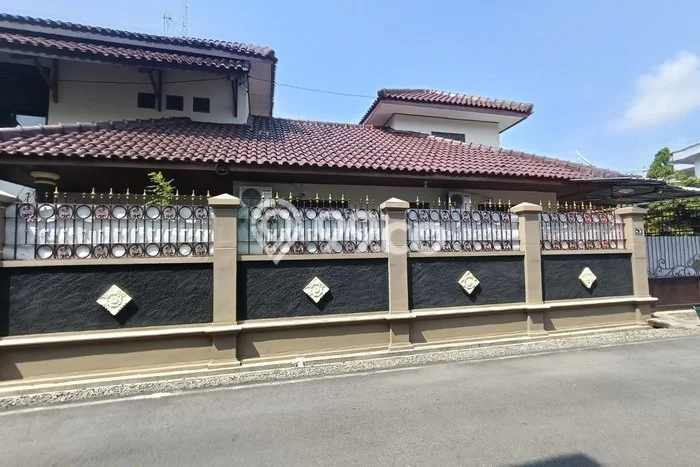 Siap Huni Hunian Elit 7 Kamar di Laweyan Dekat ke Mana Pun Siap Huni Hunian Elit 7 Kamar di Laweyan Dekat ke Mana Pun