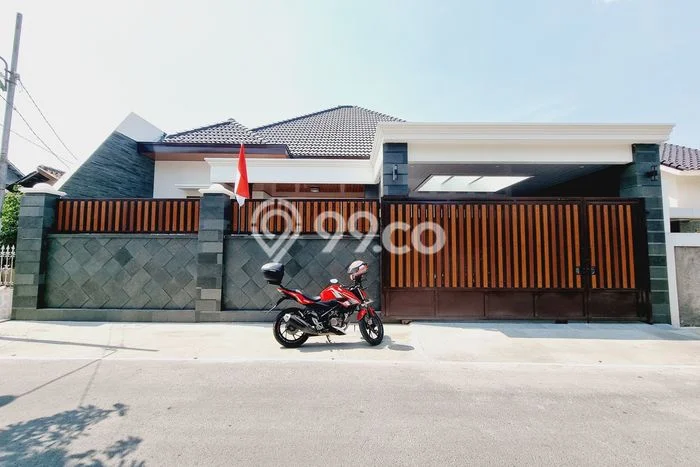 SPECIAL PRICE! Rumah Strategis lokasi Banjarsari, Luas 261m² LB 240m² SPECIAL PRICE! Rumah Strategis lokasi Banjarsari, Luas 261m² LB 240m²