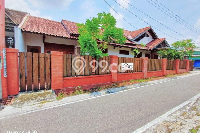 Rumah LT 475m2m² / LB 300m2m² Cluster Exclusive di Banjarsari, Surakarta Rumah LT 475m2m² / LB 300m2m² Cluster Exclusive di Banjarsari, Surakarta