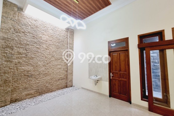 Rumah Nyaman di Banjarsari, Surakarta, Luas 280m² Bangunan 240m² Rumah Nyaman di Banjarsari, Surakarta, Luas 280m² Bangunan 240m²