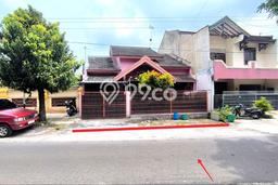 Hunian Cantik Modern Lb 150m2 di Laweyan, Surakarta Hunian Cantik Modern Lb 150m2 di Laweyan, Surakarta