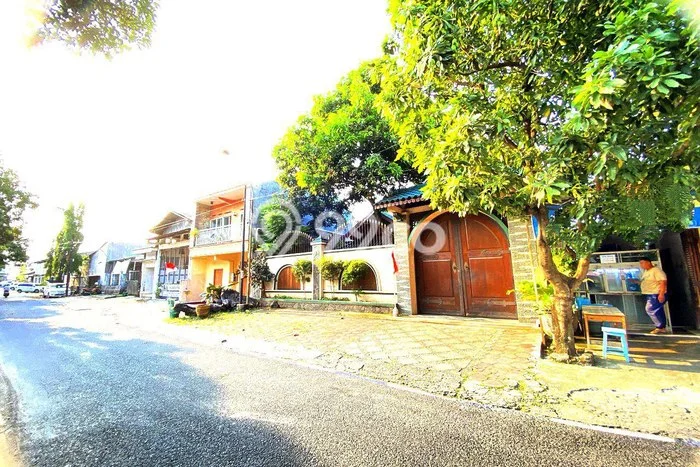 Rumah Kualitas Premium 3 Kamar Tidur Lokasi Prestisius di Kawasan Prospektif Banjarsari, Surakarta Rumah Kualitas Premium 3 Kamar Tidur Lokasi Prestisius di Kawasan Prospektif Banjarsari, Surakarta