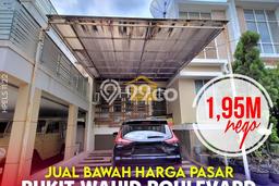 Jual cepat rumah 2 lantai di Bukit Wahid. Jual cepat rumah 2 lantai di Bukit Wahid.