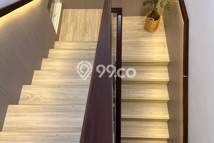 Rumah Mewah LB 135m2 Siap Huni Desain Elegan di BSB City, Semarang Rumah Mewah LB 135m2 Siap Huni Desain Elegan di BSB City, Semarang