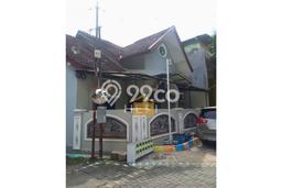 Jual Rumah Bagus Siap Huni LB 170m2 di Gayamsari, Semarang Jual Rumah Bagus Siap Huni LB 170m2 di Gayamsari, Semarang