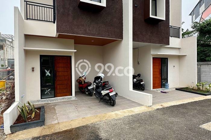 Rumah Luas Asri 2 KT Siap Pakai di Lubang Buaya Jakarta Timur Rumah Luas Asri 2 KT Siap Pakai di Lubang Buaya Jakarta Timur