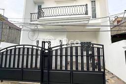 Dijual Rumah Premium dengan Fasilitas Sekitar Komplit di Duren Sawit, Jakarta Timur Dijual Rumah Premium dengan Fasilitas Sekitar Komplit di Duren Sawit, Jakarta Timur