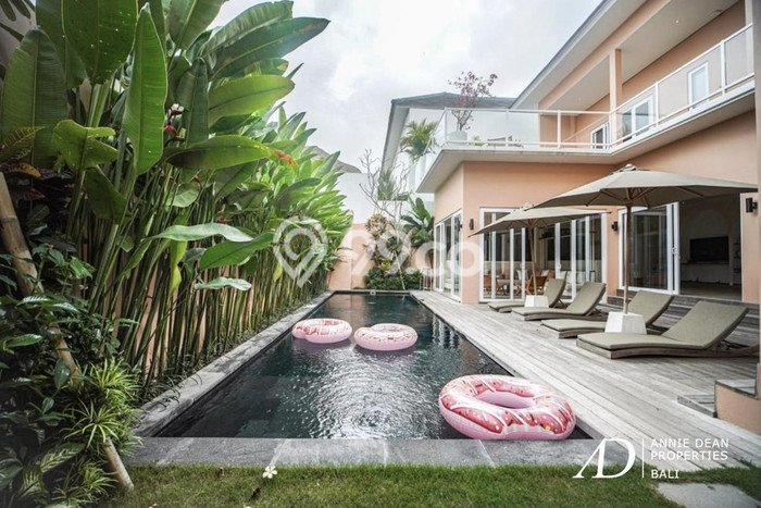 FOR SALE! Vila di , Area 360m2m², Lokasi Premium FOR SALE! Vila di , Area 360m2m², Lokasi Premium