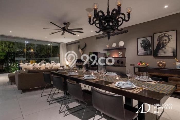 Ready to Use! Premium House LT 388m2 Desain Elegan di Seminyak Ready to Use! Premium House LT 388m2 Desain Elegan di Seminyak