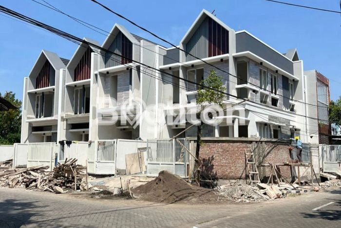 Hunian Cantik Minimalis Lb 135m2 di Tenggilis Mejoyo, Surabaya Hunian Cantik Minimalis Lb 135m2 di Tenggilis Mejoyo, Surabaya