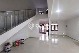 PROPERTI UNGGULAN! Rumah di , 2 KM, Lingkungan Premium, Luas 144m2m² Bangunan 150m2m² PROPERTI UNGGULAN! Rumah di , 2 KM, Lingkungan Premium, Luas 144m2m² Bangunan 150m2m²