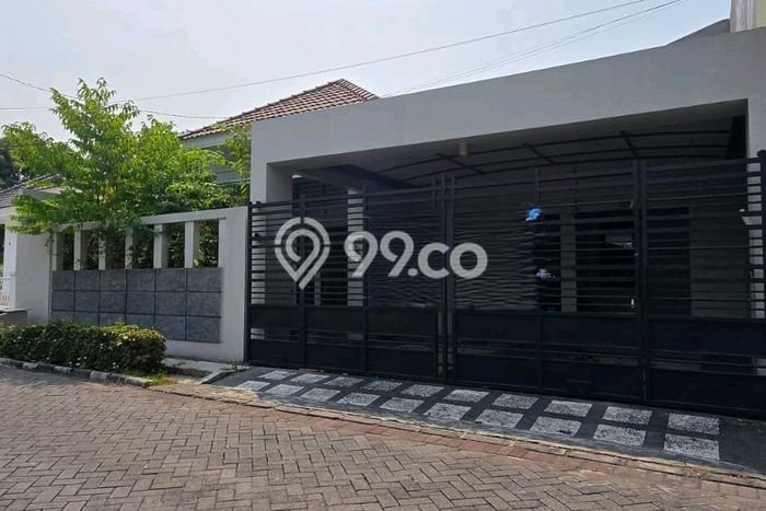 Rumah Dengan Harga Terbaik LT 216m2m² Akses Dekat di Jantung Kota Wonorejo, Surabaya Rumah Dengan Harga Terbaik LT 216m2m² Akses Dekat di Jantung Kota Wonorejo, Surabaya